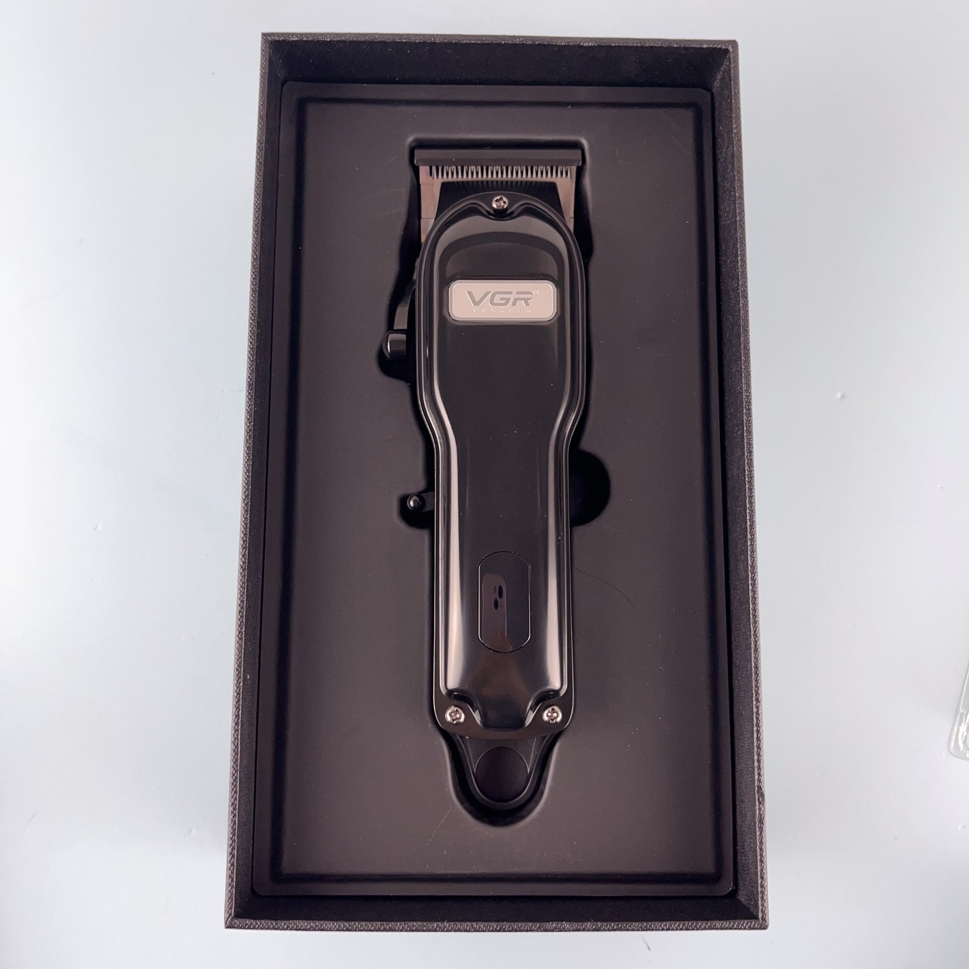 VGR V-251 Professional Hair Clipper – Corded & Cordless Trimmer with Stainless Steel Blades